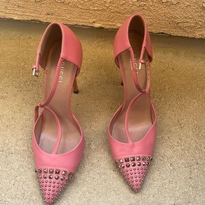 Absolutely stunning blush pink studded Gucci pump heels. please see pictures.